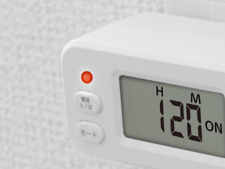 電源入/切ボタンを押して、通電を手動でオンまたはオフにすることができます。