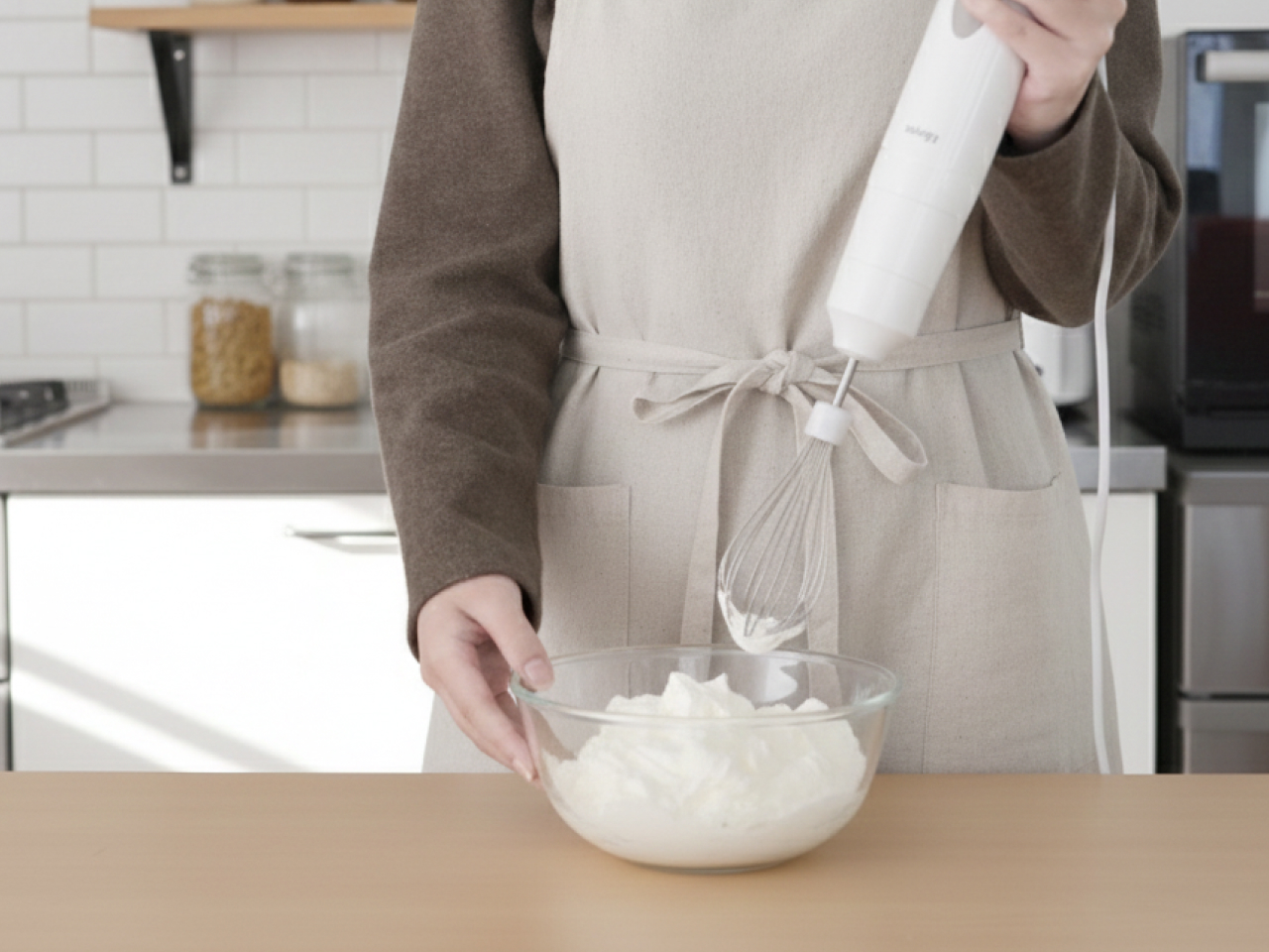 ホイップクリーム作りに