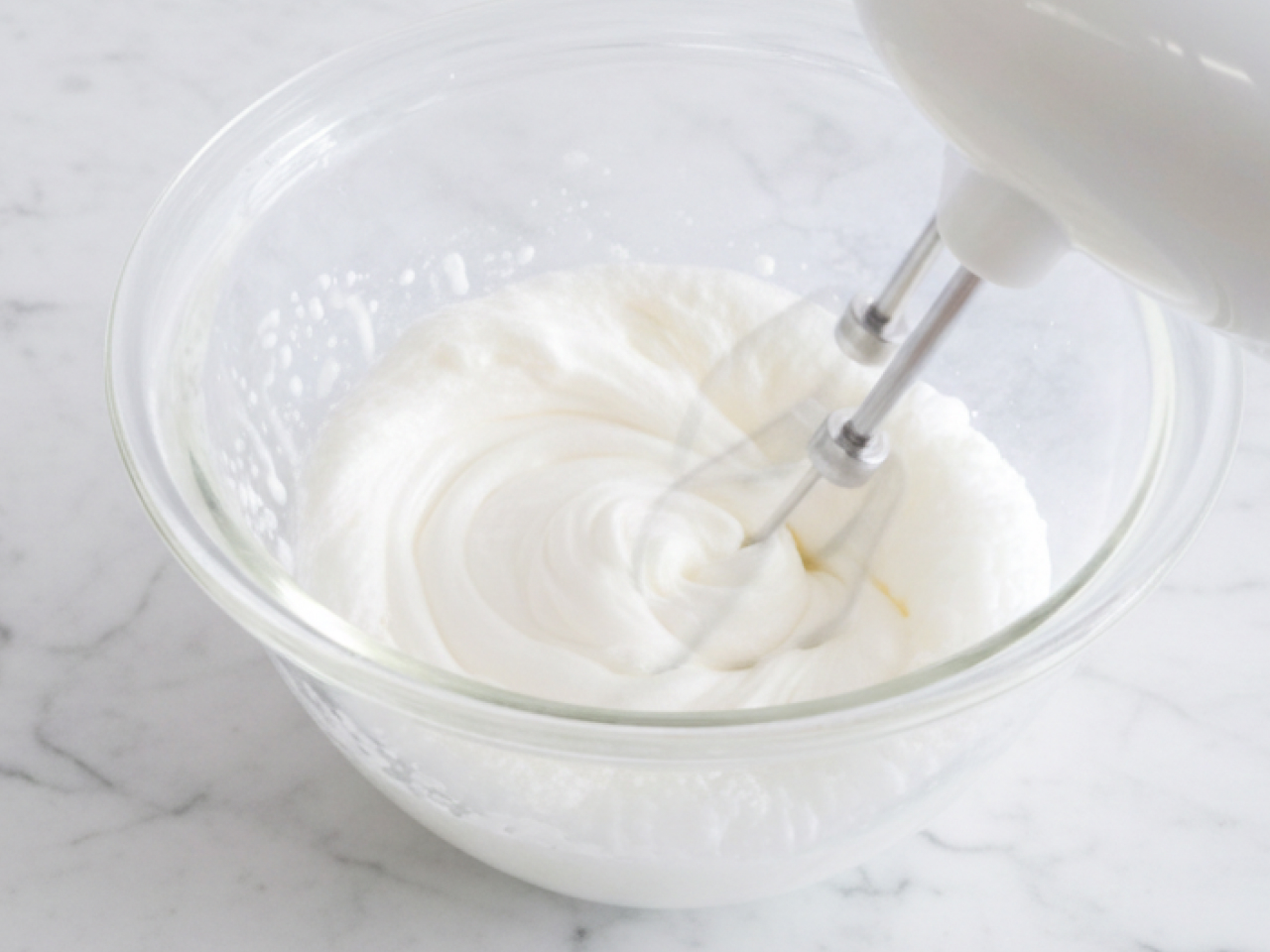 ふんわり仕上がるワイヤー型ビーター