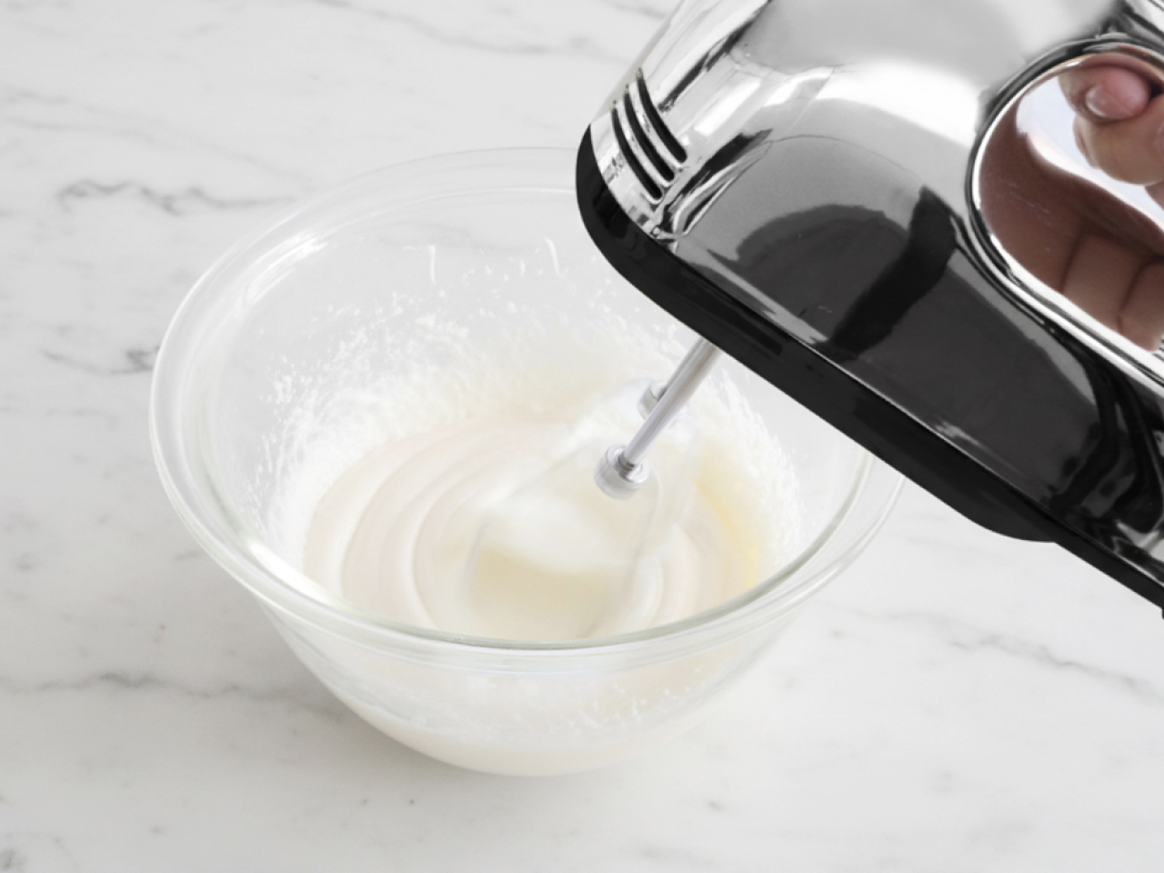 ふんわり仕上がるワイヤー型ビーター